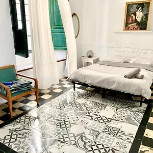 maria-magdalena-room-1.hotelsinnerja.org/